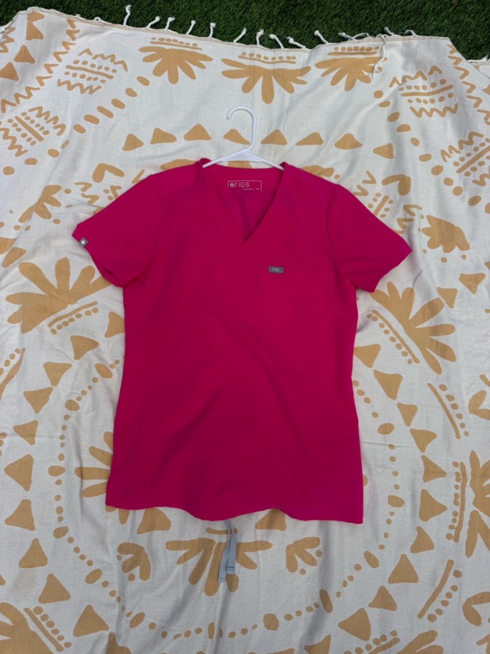 FIGS Women's Catarina V-Neck Scrub Top shocking pink